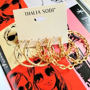 Gold hoop earrings set